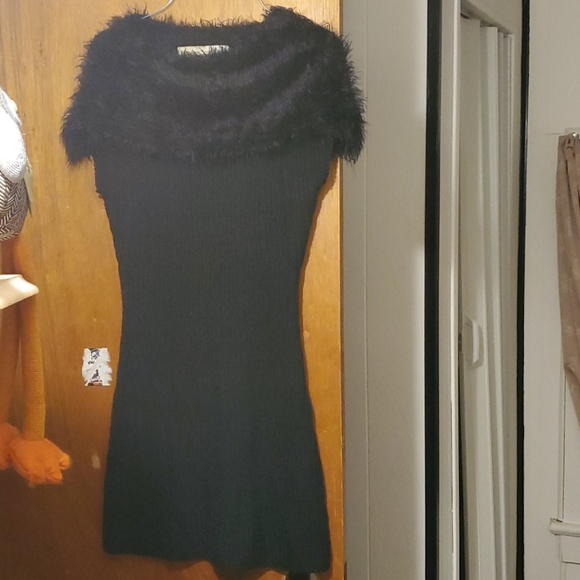 Dress - Picture 1 of 2